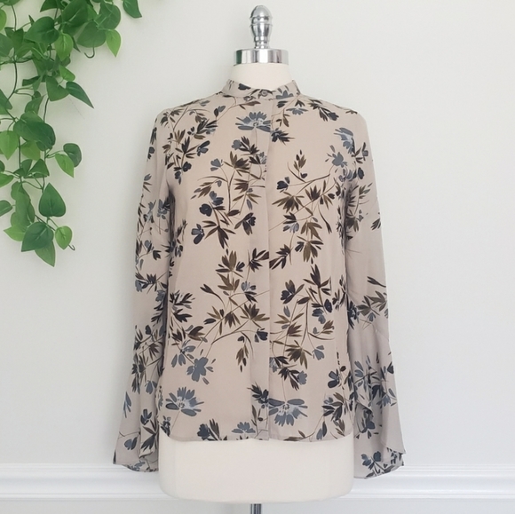 💜Vince Camuto Floral Bell Sleeve Blouse Taupe Career Top XS💜 - Picture 4 of 11
